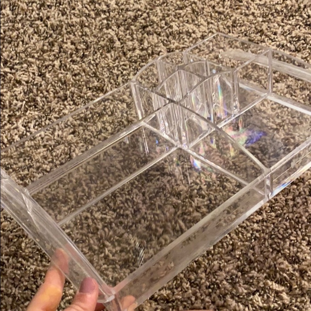 makeup organizer